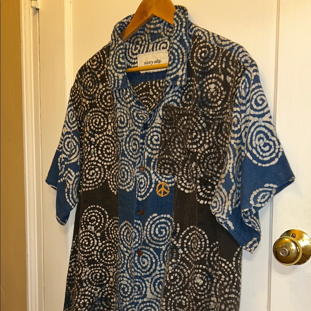 Blue and Black Swirl Men's Shirt